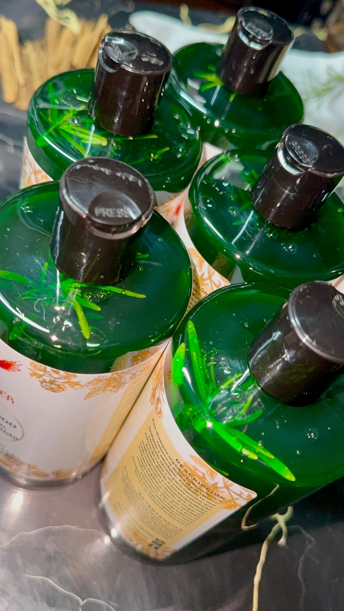 Shampoo orgánico de romero y canela